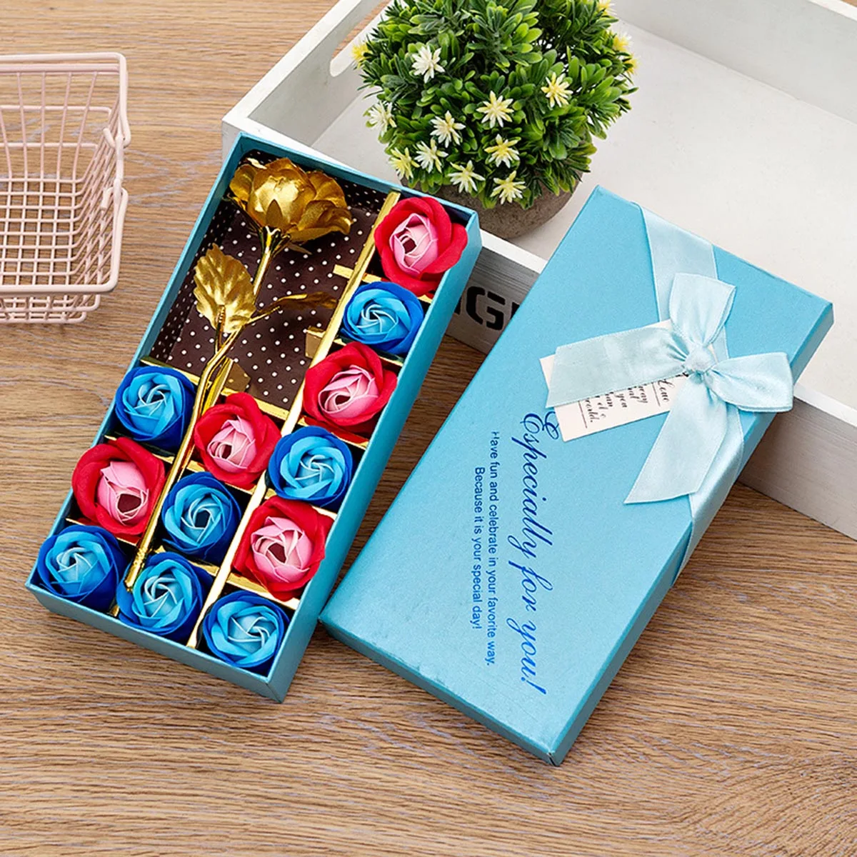 1Pc Rose Soap Flower Gift Box,12 Soap Flowers+1 Gold Foil Flower+Gift Box,Valentine's Day Mother's Day Senior Creative Gift